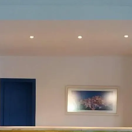 Santorini Breeze Отель