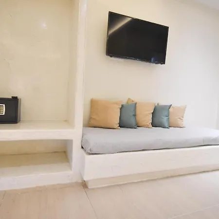 Santorini Breeze Hotel